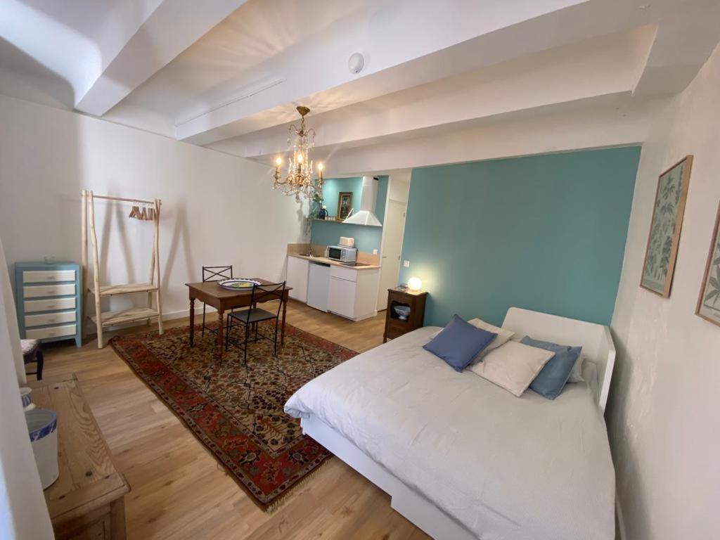 3 Studios Hyeres - Centre Ville Rue Pietonne - Manon Exterior photo